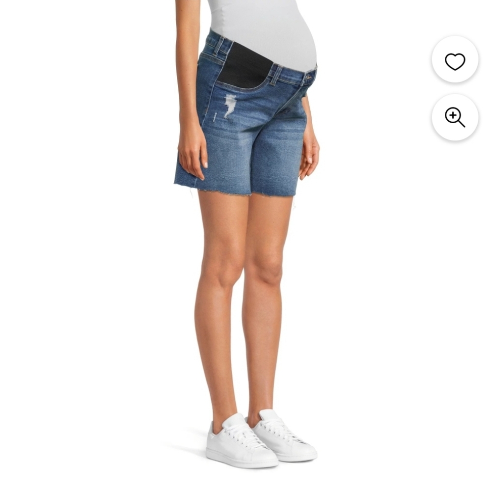 Size Medium Time and Tru Women's Maternity MediumWash Denim Bermuda Shorts